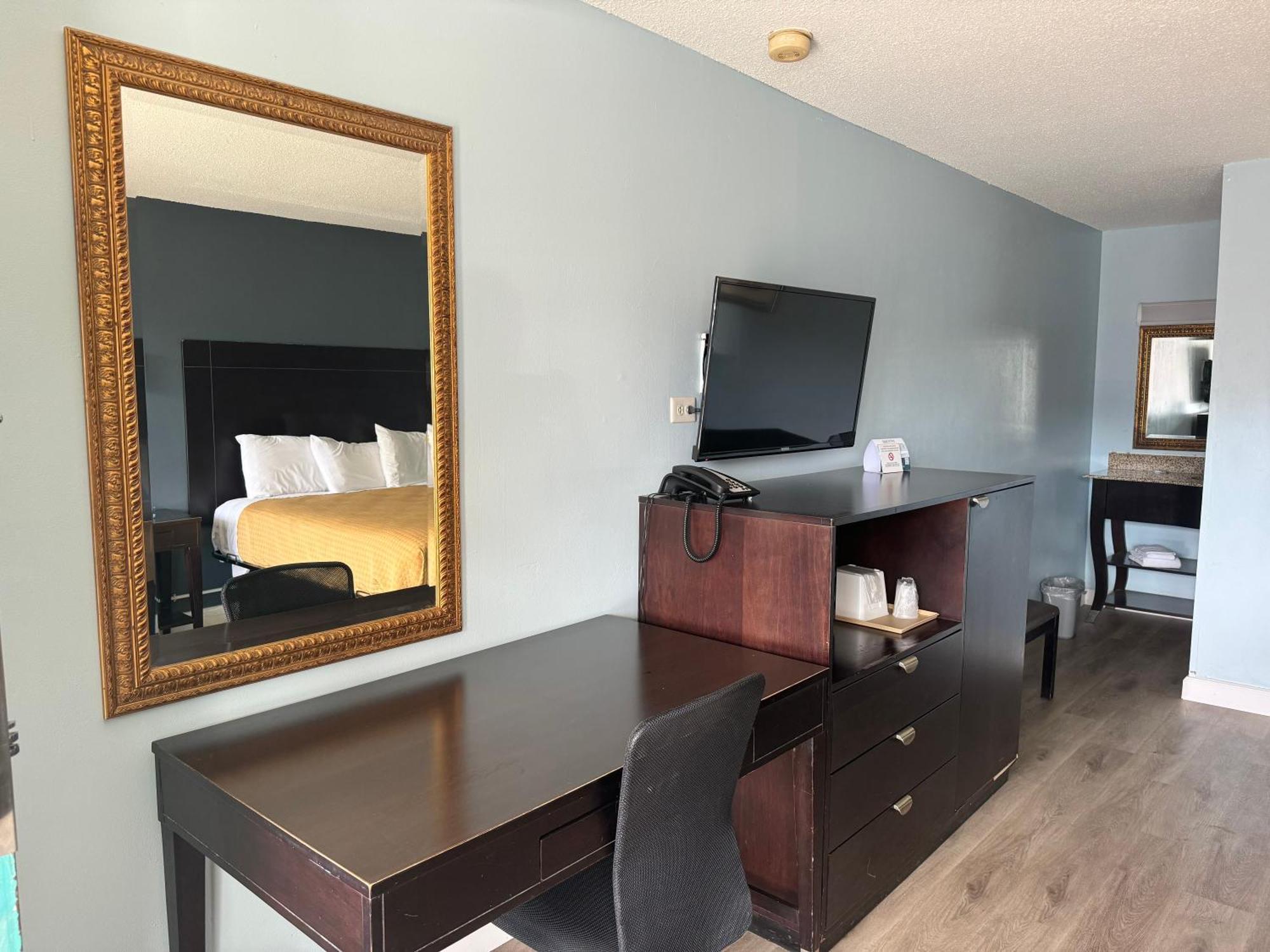 Red Carpet & - Motel Danville