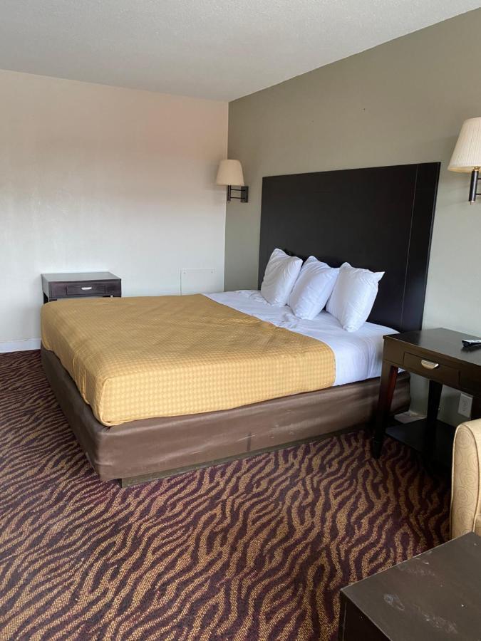 Red Carpet & - Motel Danville
